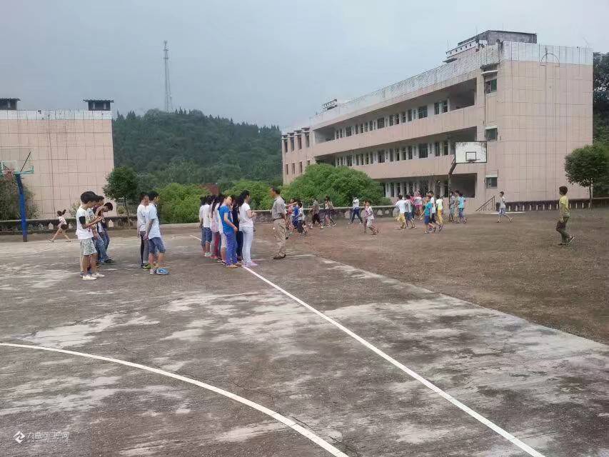 资阳市雁江区吴文纯中学