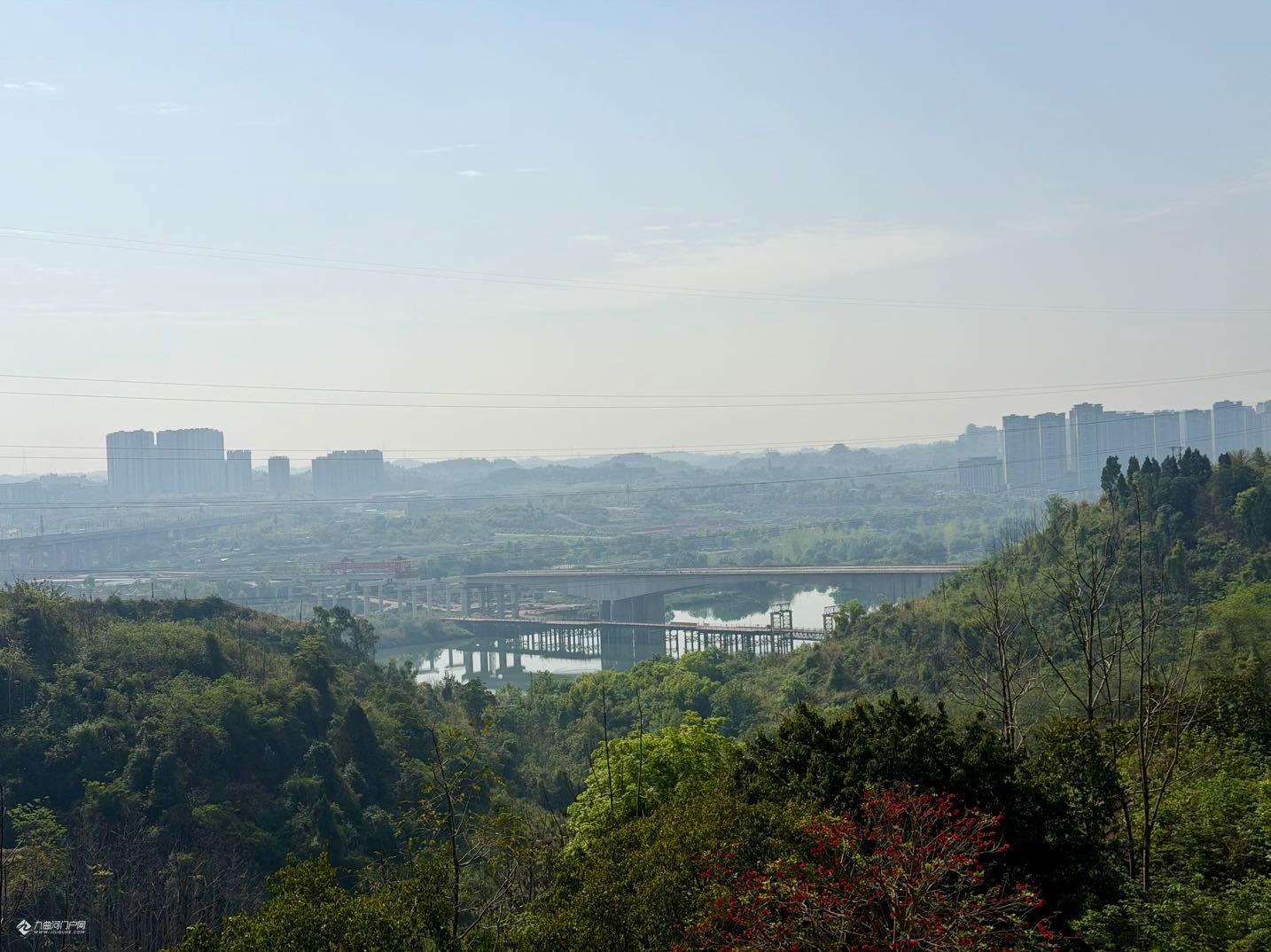 资阳莲花山上看沱四桥现状！