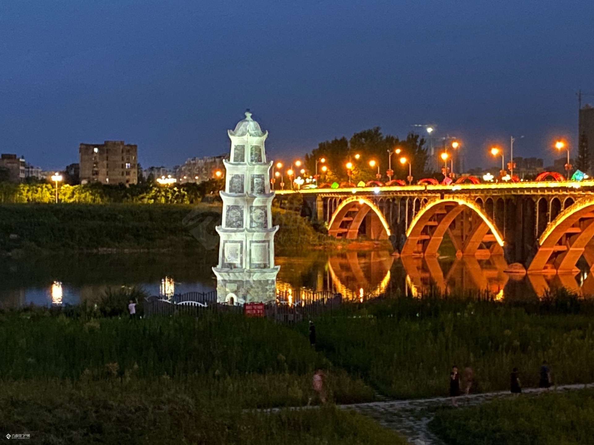 现场视频多图好炫资阳雁江字库塔今日开始上演3d投影灯光秀