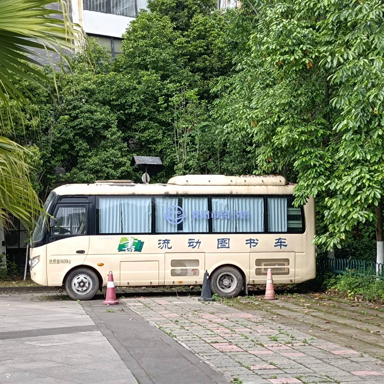 资阳三贤文化公园这看到一个流动图书车,不知道有啥用,你们见过吗?