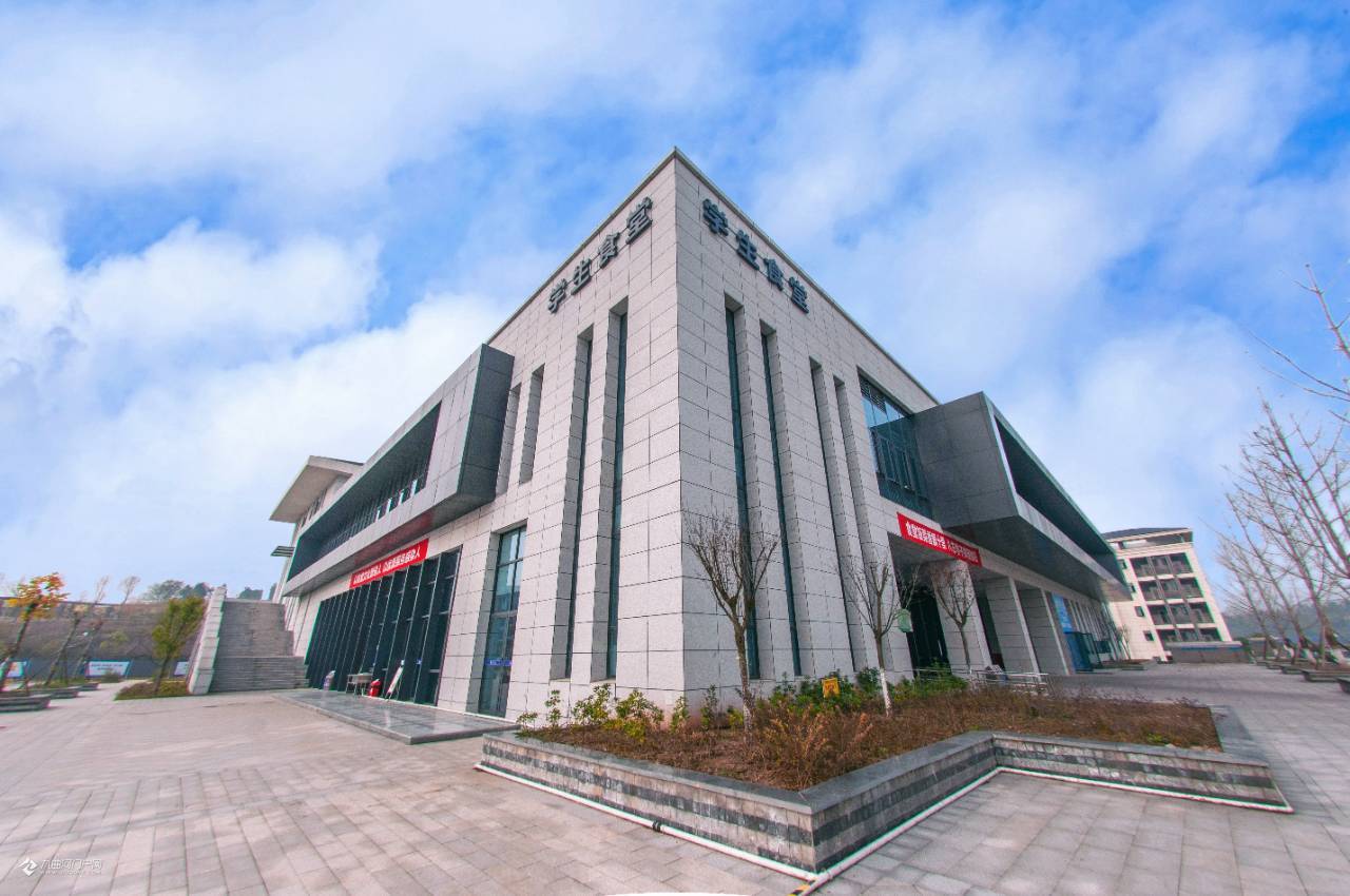 再次探访资阳口腔职业学院,感叹青春不再