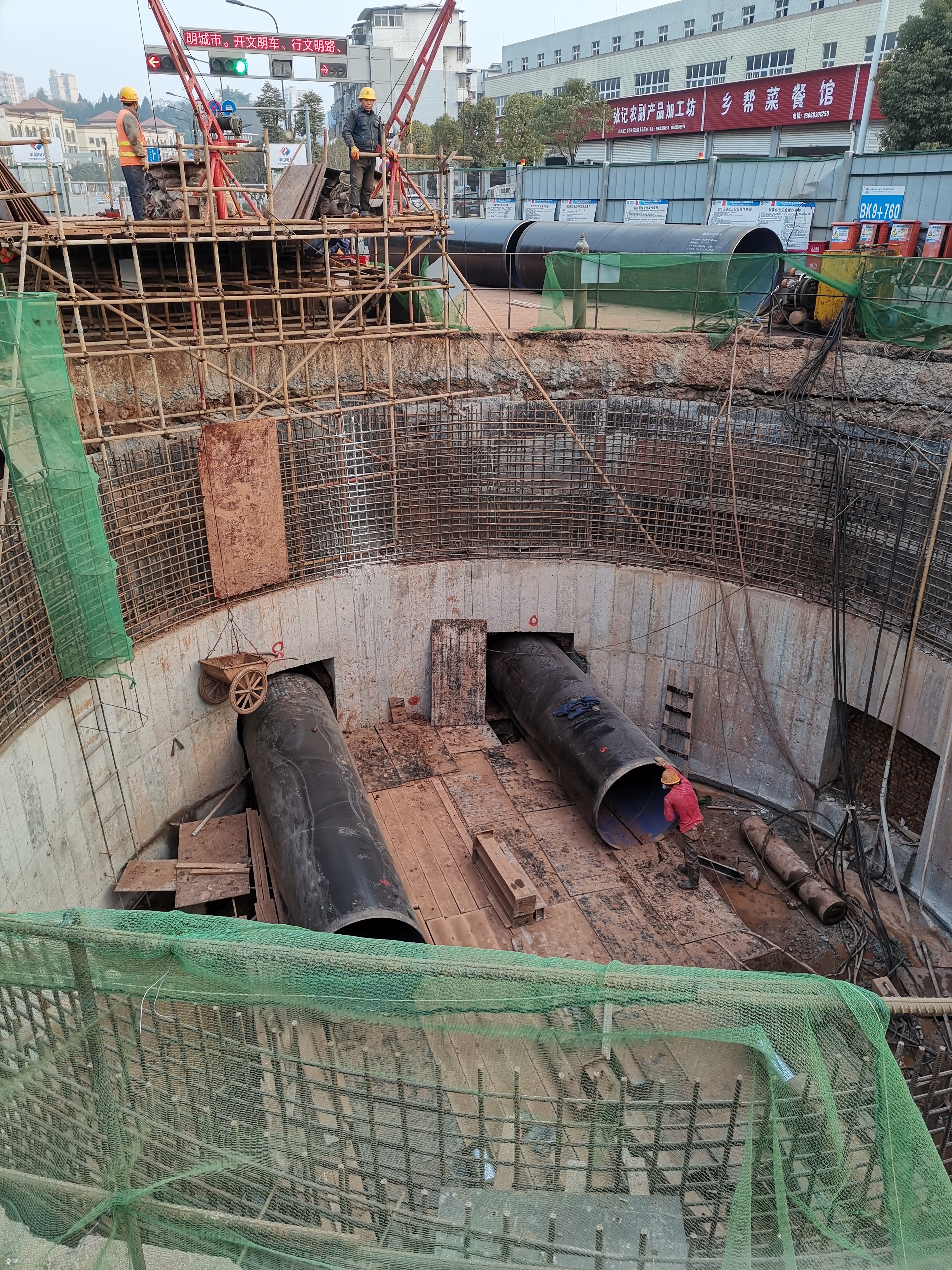 还记得资阳竹林坝的沉井吗?目前正在进行顶管作业