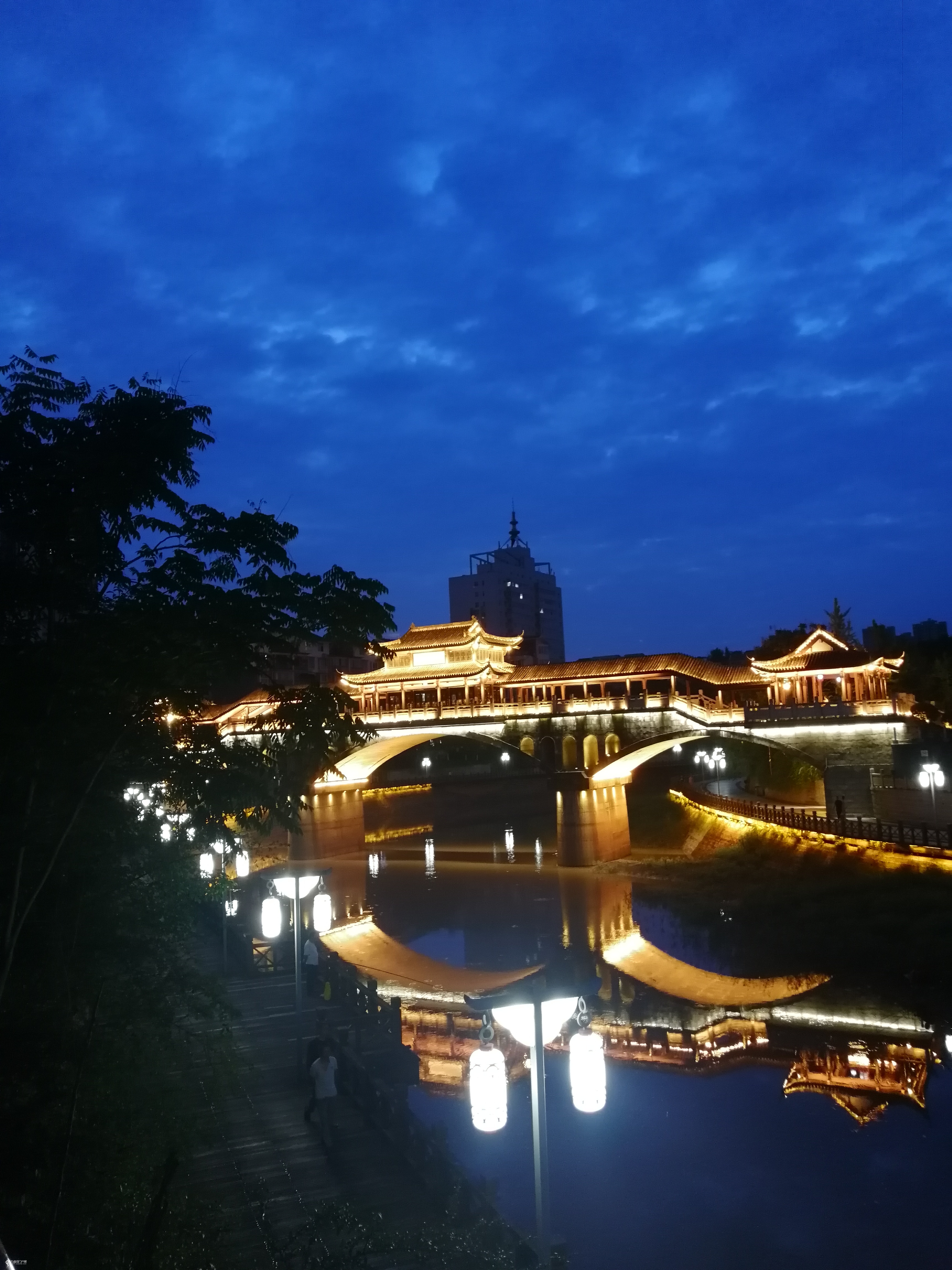 资阳三贤公园的夜景真心漂亮,值得大家晚上来逛一下!